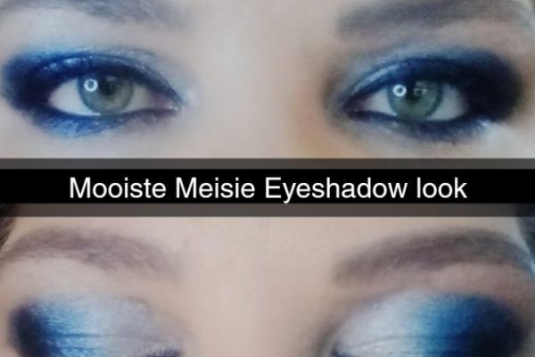 Blue eyeshadow look for today. All Mooiste Meisie Products used on this look.  Mooiste Meisie Moondust eyeshadow  Mooiste Meisie Spotlight eyeshadow  Mooiste Meisie Center Stage eyeshadow  M..